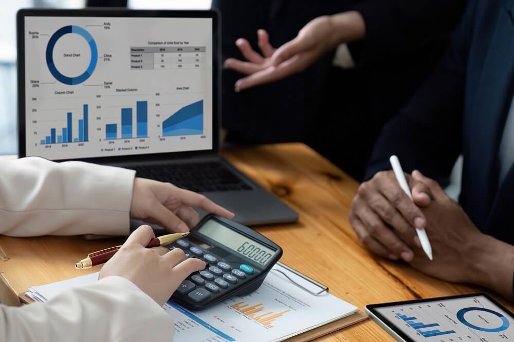 financial controller2